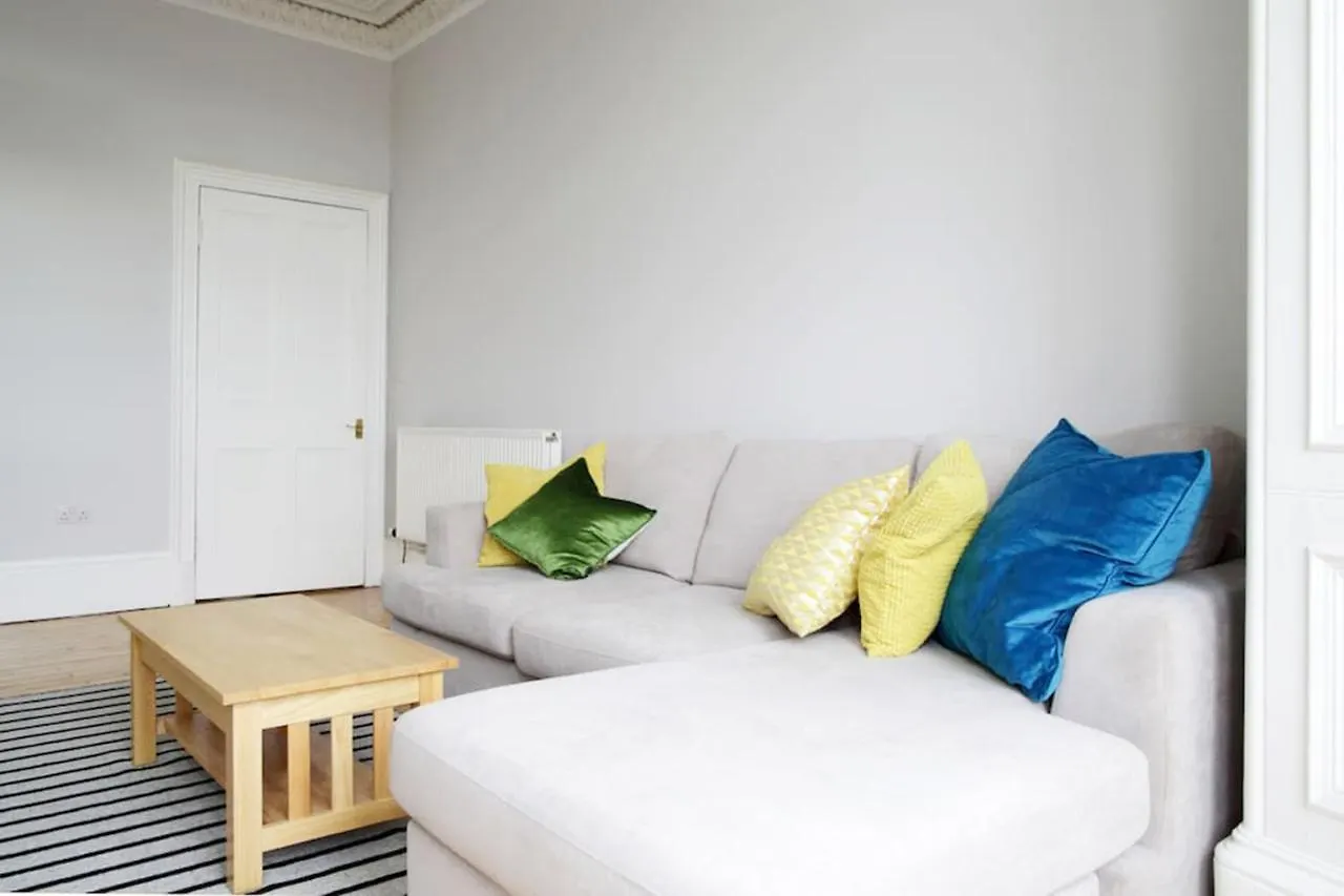Stylish City Centre Apartments - D Terrace Residence Edinburgh